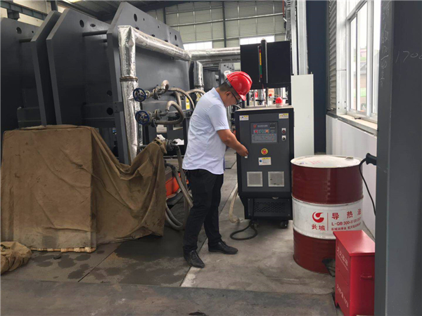 電加熱導(dǎo)熱油爐安全使用，脫水排氣很重要！