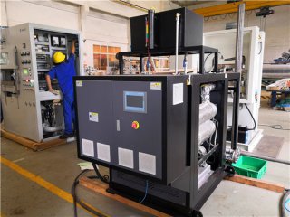 電加熱導(dǎo)熱油爐電磁閥打開(kāi)出現(xiàn)聲響是什么原因？